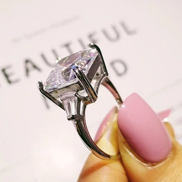 *NEW Huge 9.5 Carat Asscher Diamond Wedding Ring - Picture 5 of 6